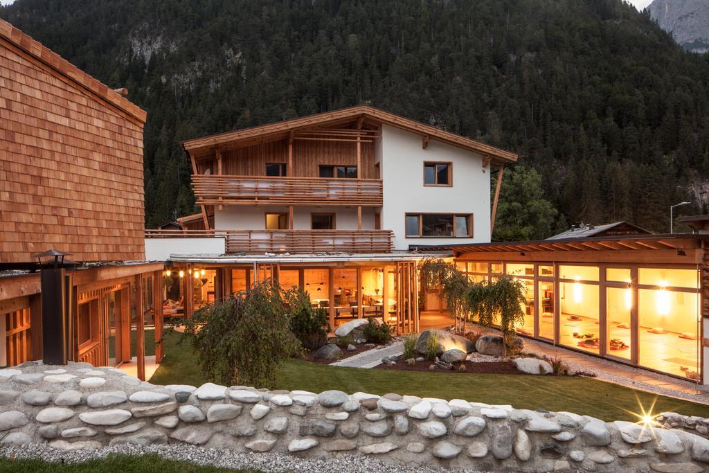Aufatmen - Das Urlaubsrefugium Hotel Leutasch Exterior photo